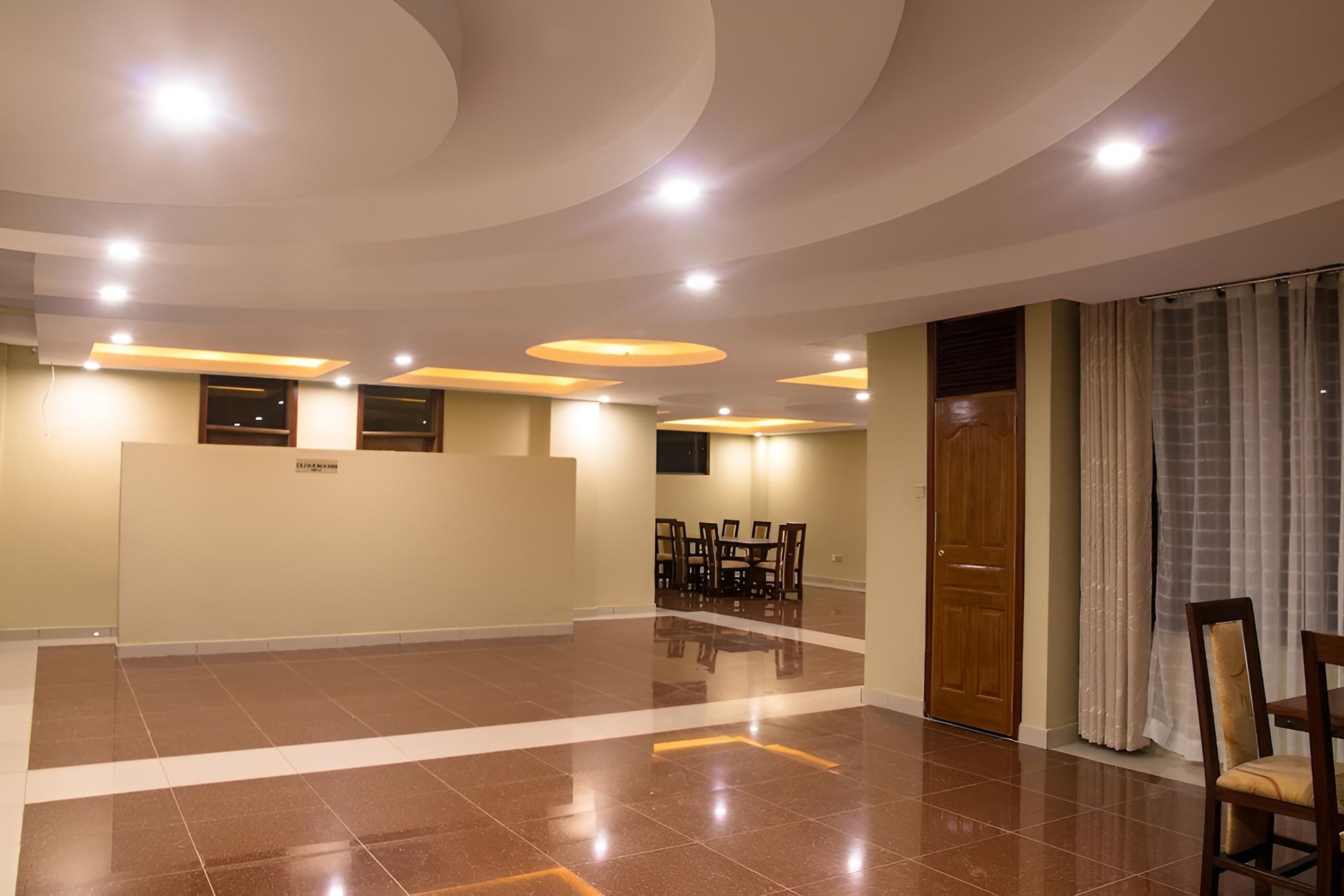 Maxland Hotel Juja