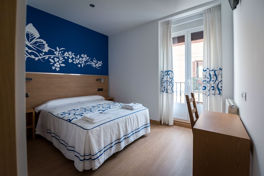 Hostal Carracedo - Image 1