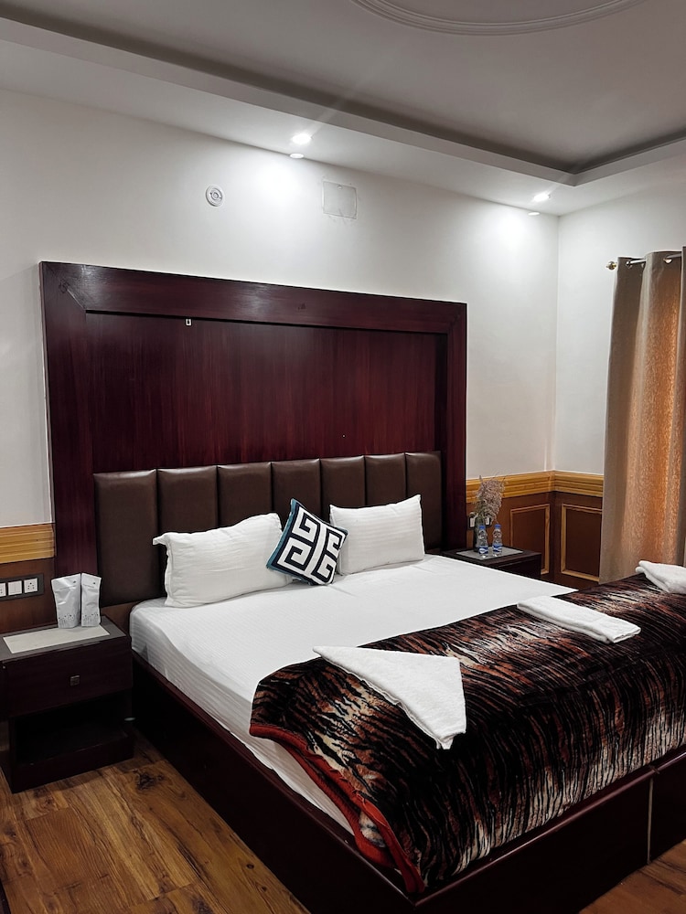 LADAKH COUNTRY INN