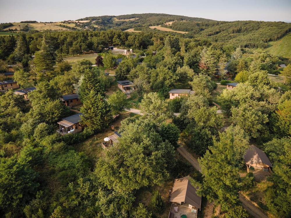 Village Huttopia Pays de Condrieu