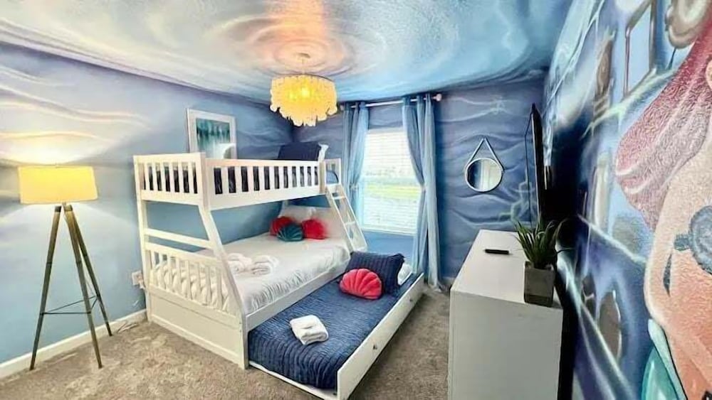 Let's Glo Now Adventure Cove Villa 4 Bedroom Townhouse