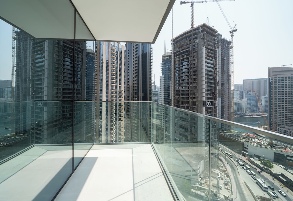 Experience 2BR Luxury Living  LIV Marina