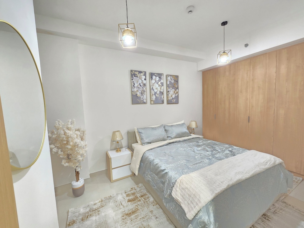 LUXURY BOULEVARD 2BHK