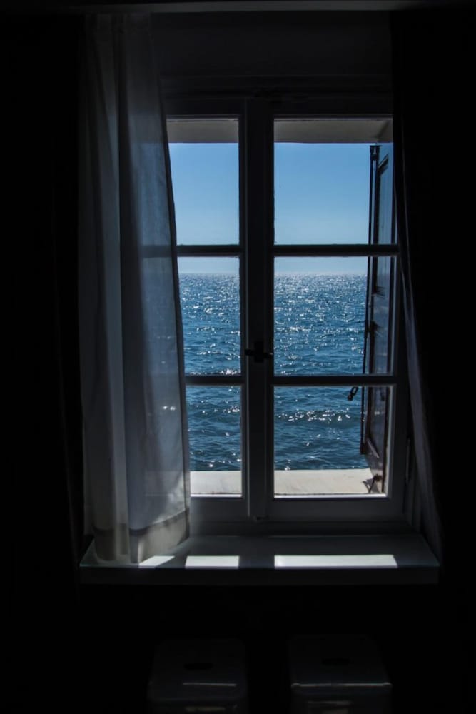 Olive Press Hotel & Apartments