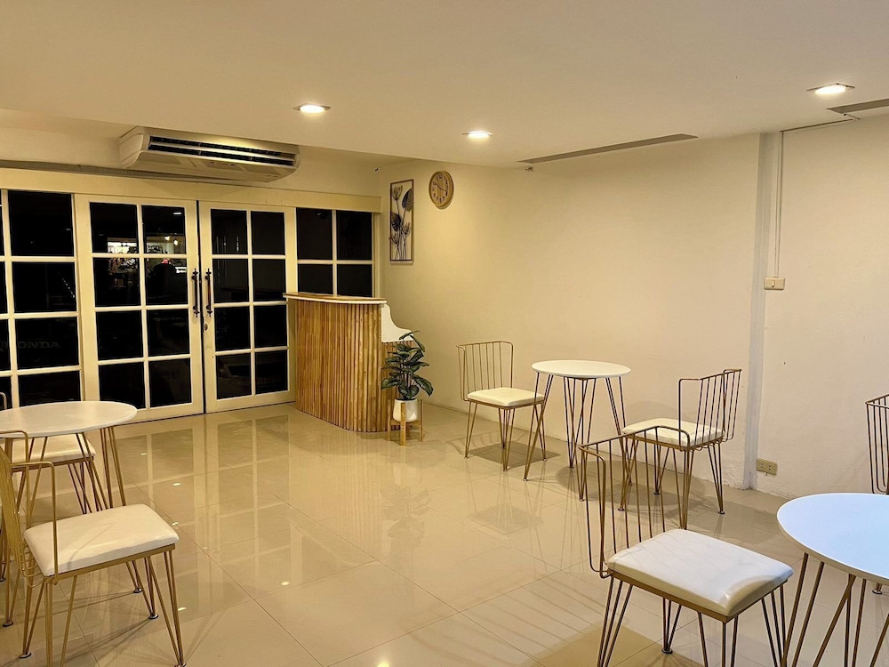 Comfy Crib Hostel 2