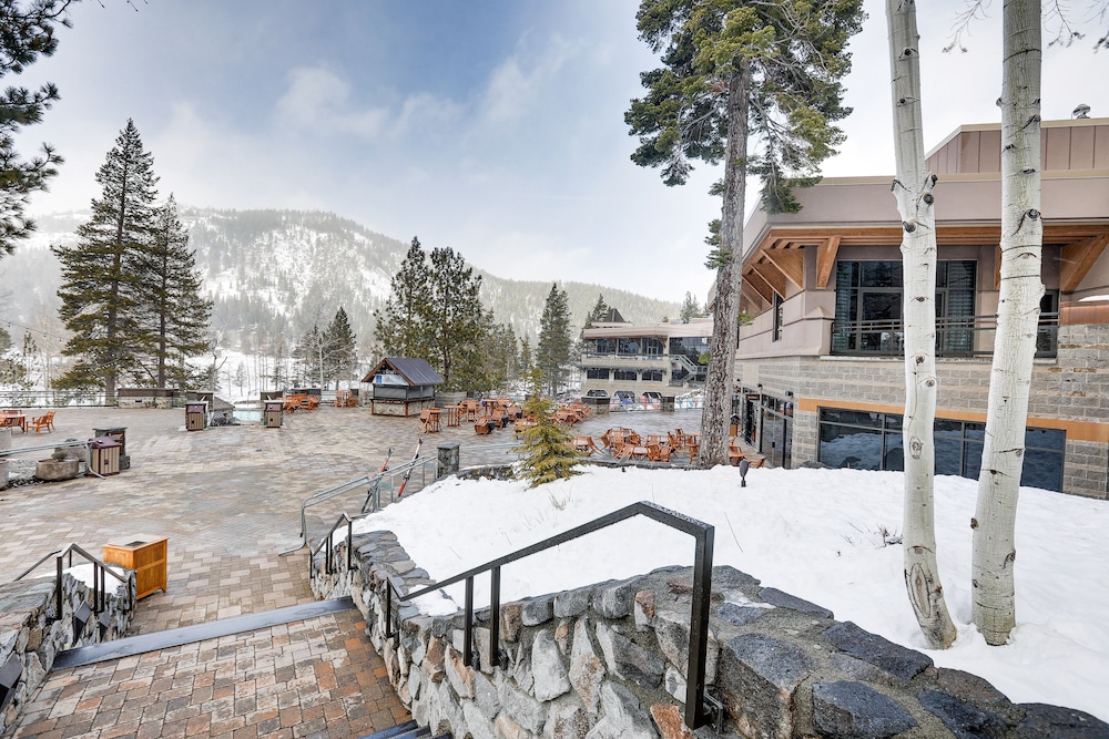 Lake Tahoe Vacations - Breathtaking Olympic Valley Gem: Walk to Chairlift - Property Image 14