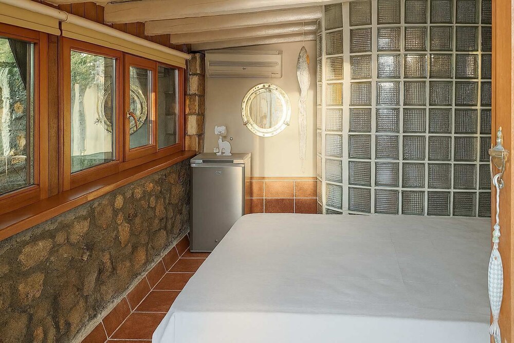 Beachfront Avia Nest - Aspa s Getaway