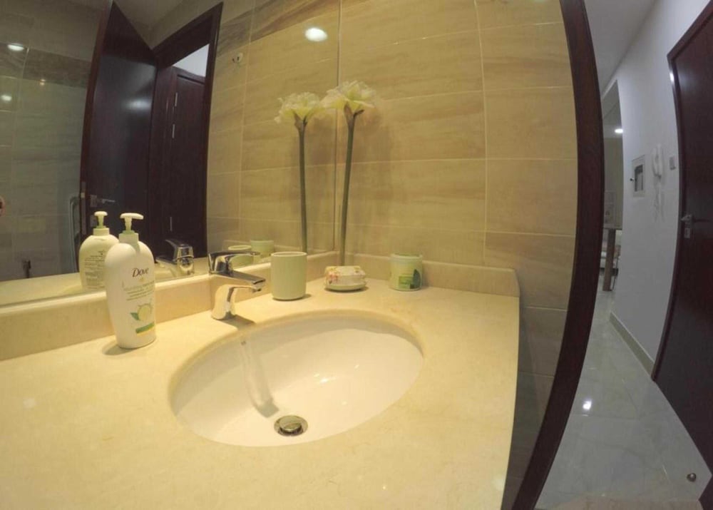 Modern 1BR w Pool and Parking At Roxana Residence