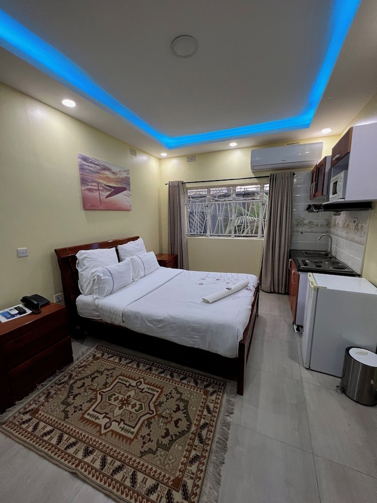 ELON MOREH LODGE