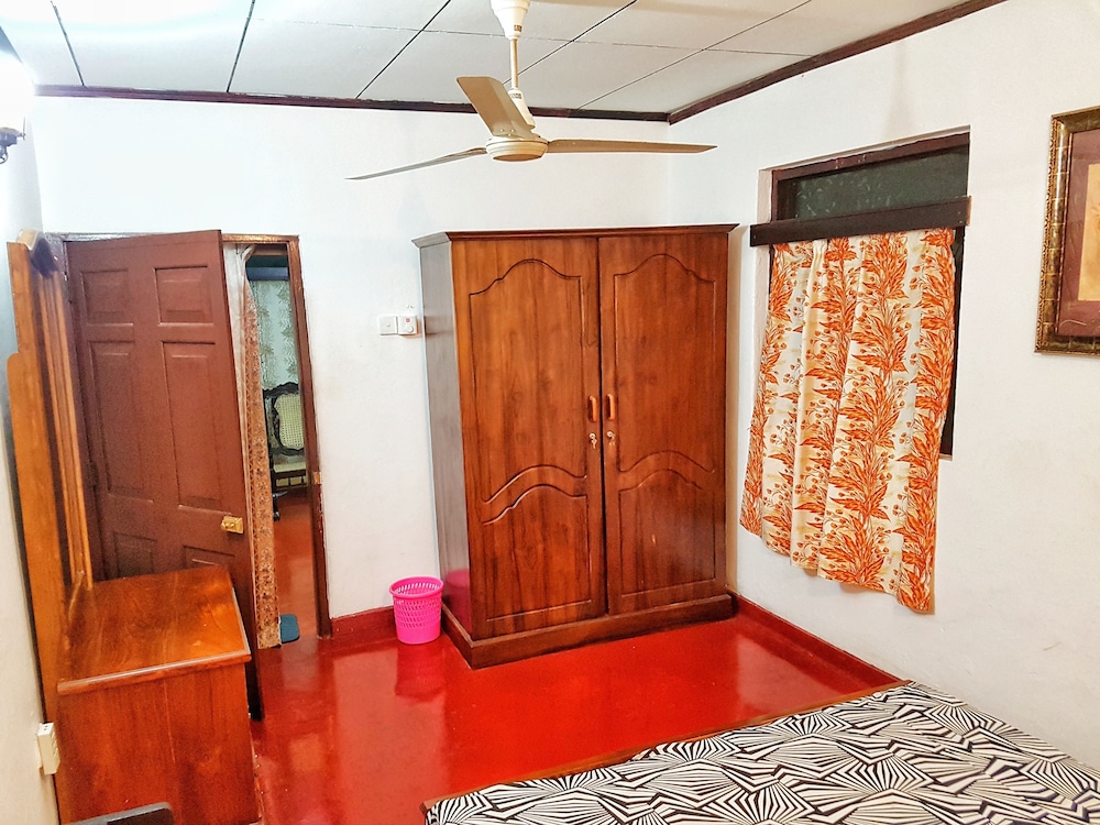 Fernando Residence