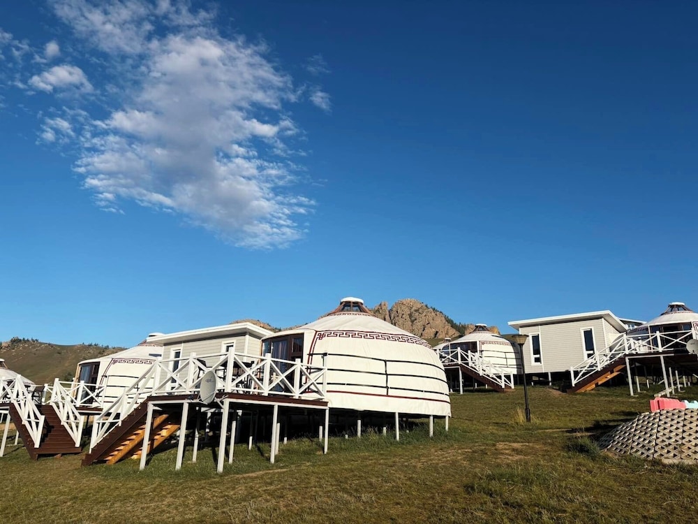 Green Crown Resort