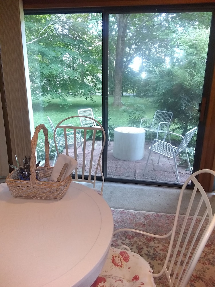 Tanglewood Suites - Property Image 19