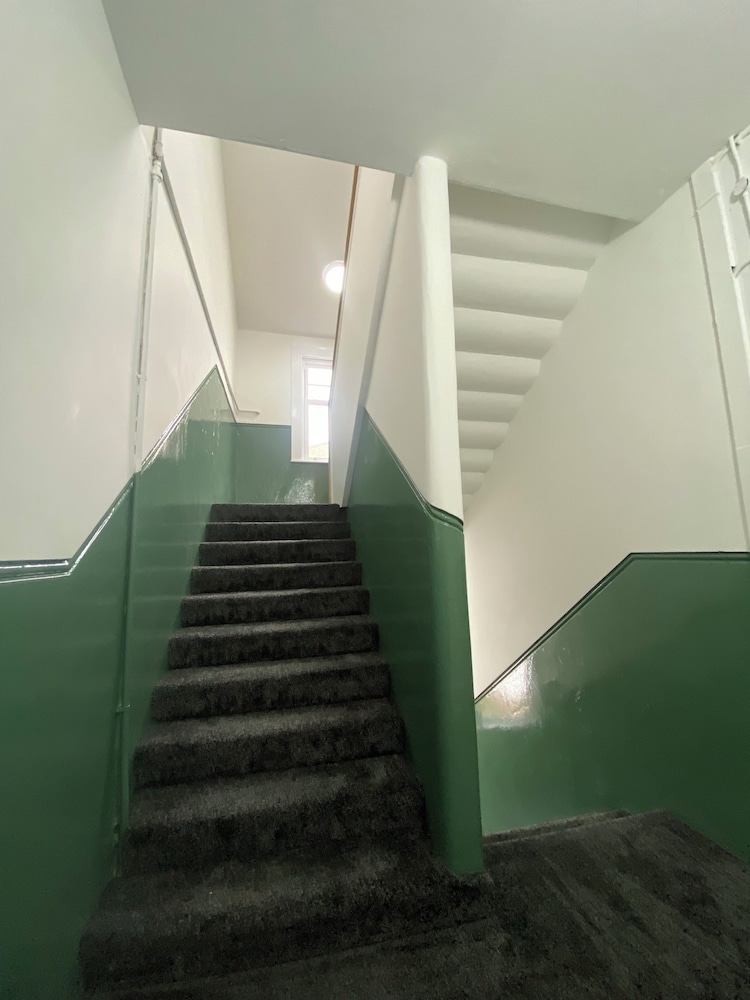 Central Paisley Apartment- Airport/glasgow Access
