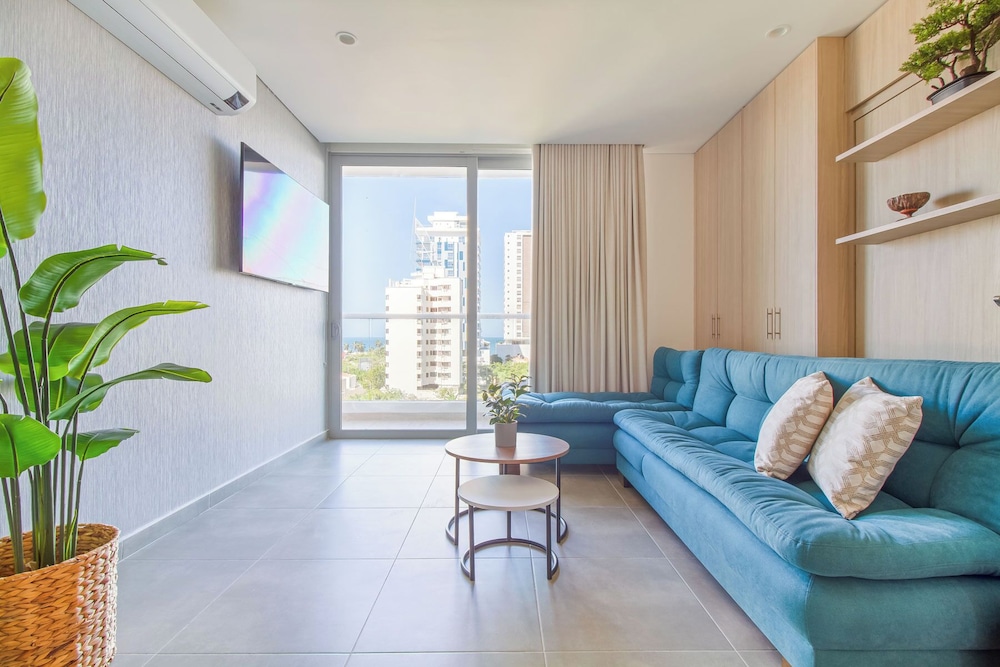 Salguero Suites By HostPro
