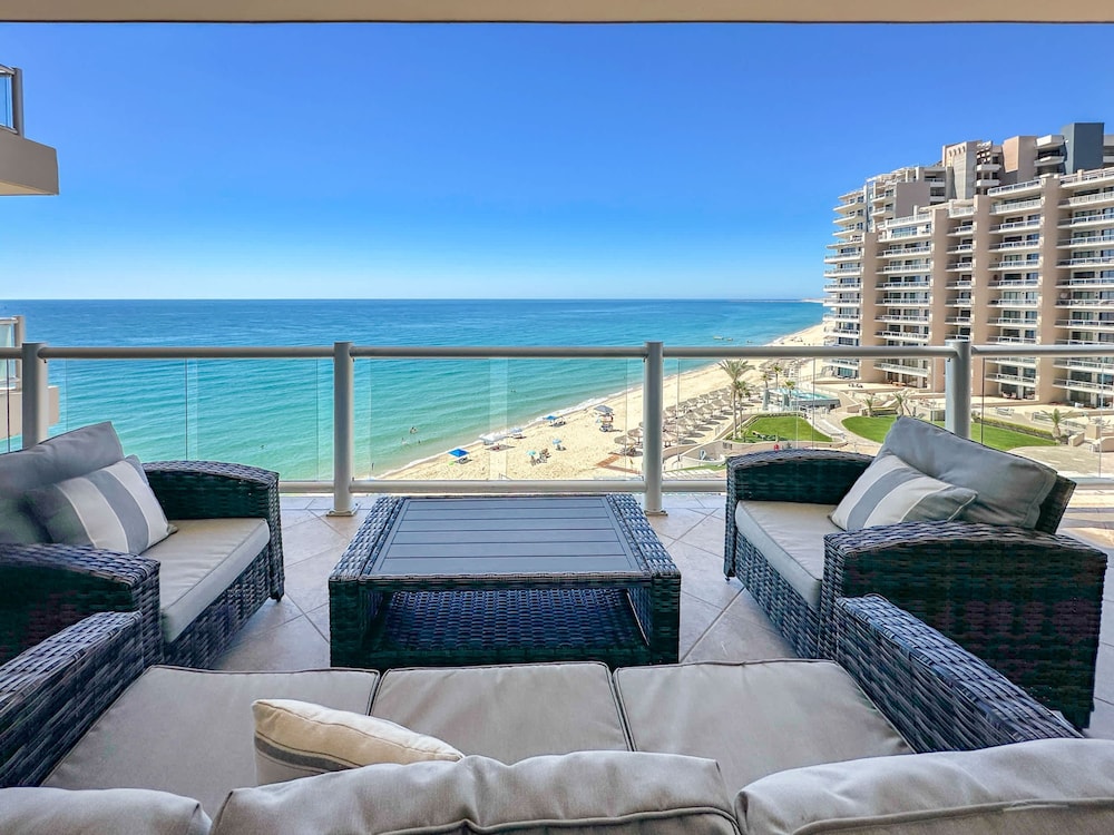 Beach Bliss Retreat 2BR Beachfront Condo