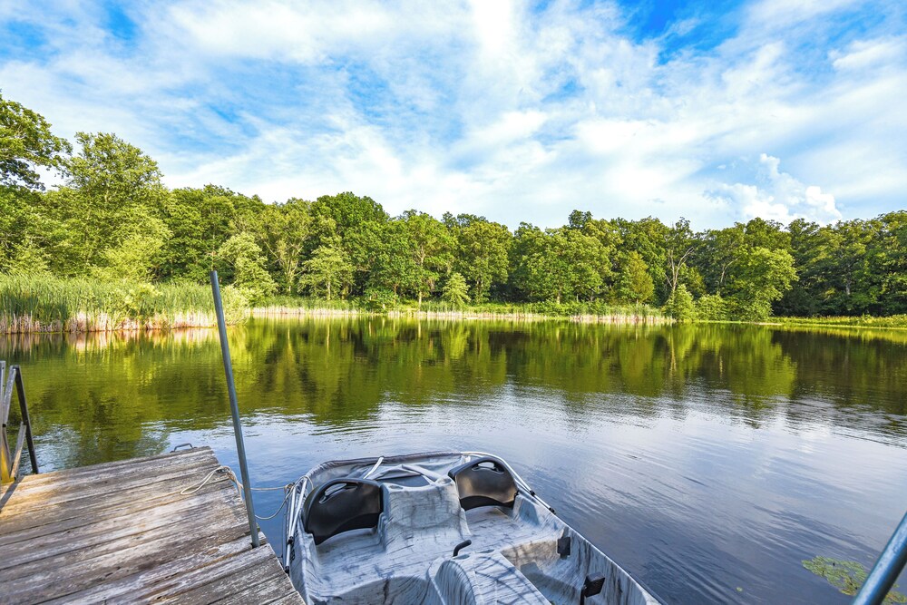 Historic Clark Cabin w/ Deck Fishing Pond Access - Property Image 10