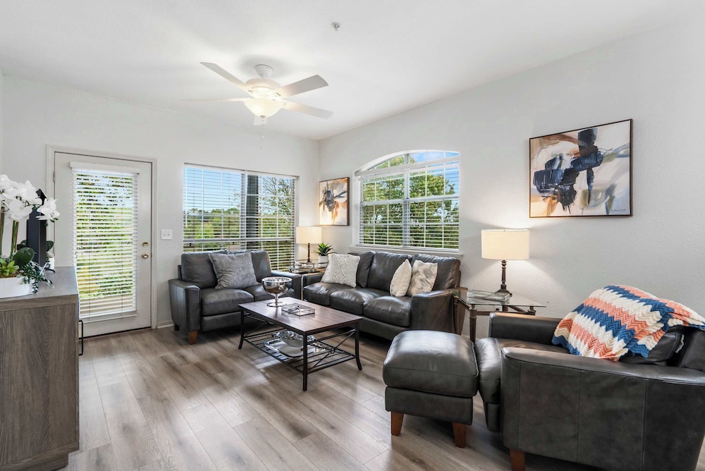 Fairway Follies Luxury Retreat
