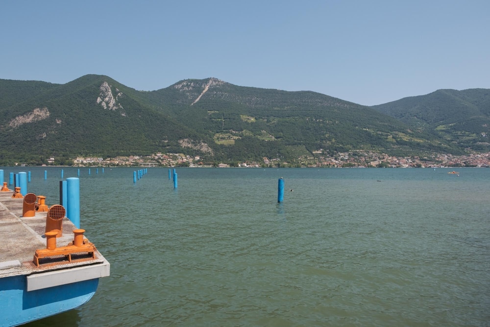 Interno 2 in Iseo With 1 Bedrooms and 1 Bathrooms view 5
