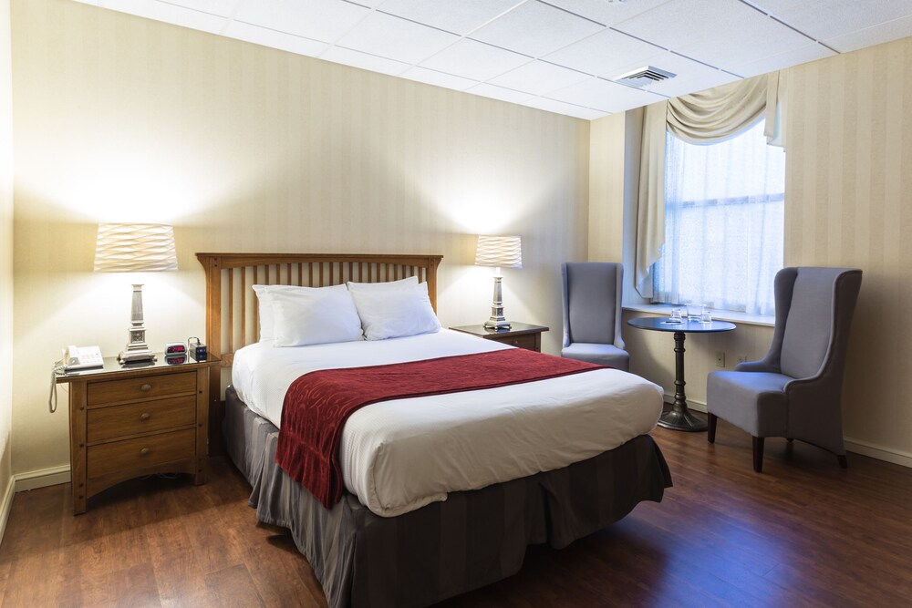 Hotel Winneshiek