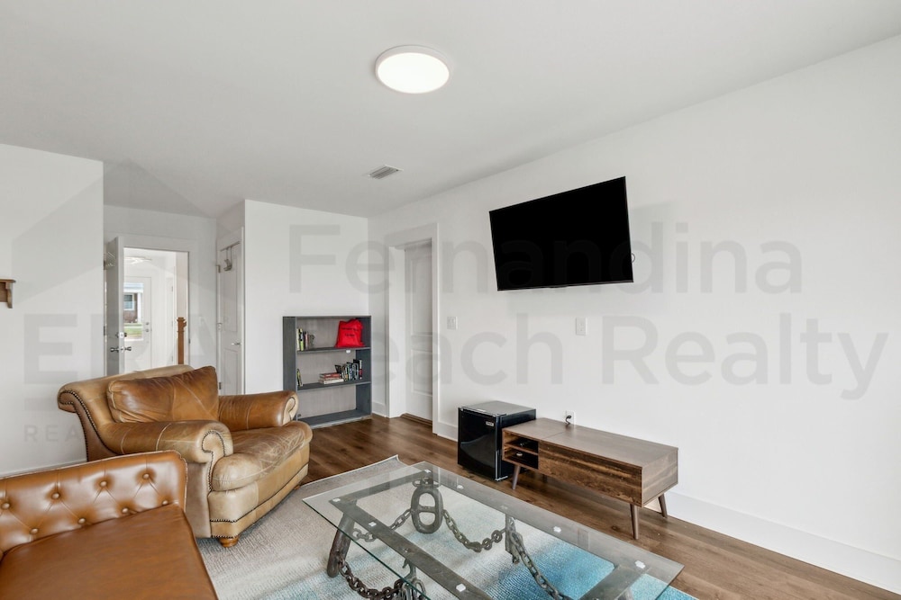 1088 S. Fletcher Ave 5 Bedroom Home