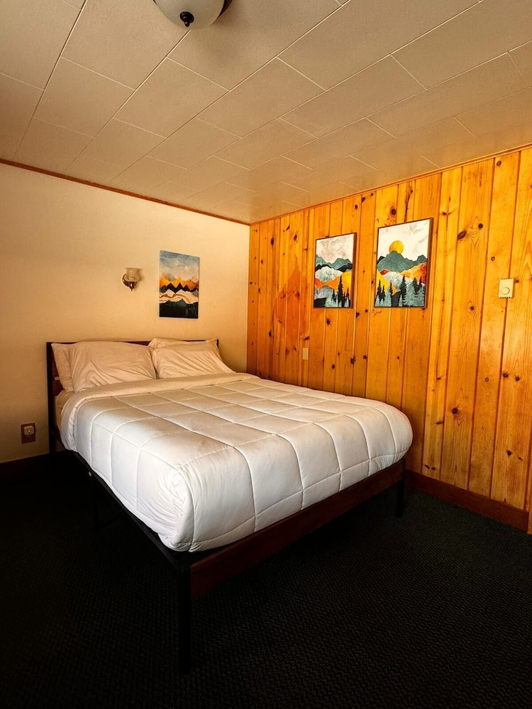 Lone Eagle Lodge - Property Image 42