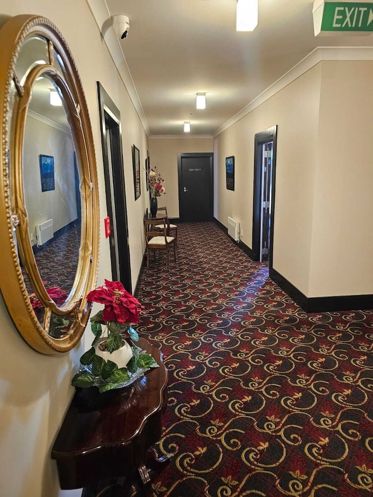 Gateway Motor Inn