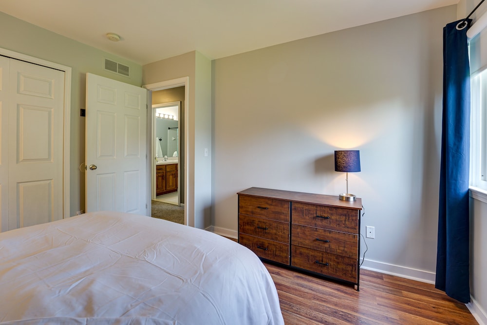 Pet-friendly Vacation Rental in Wixom w/ Hot Tub! view 4