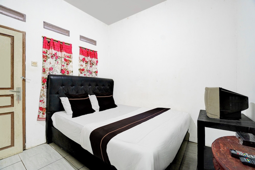 OYO 95065 Villa Ade