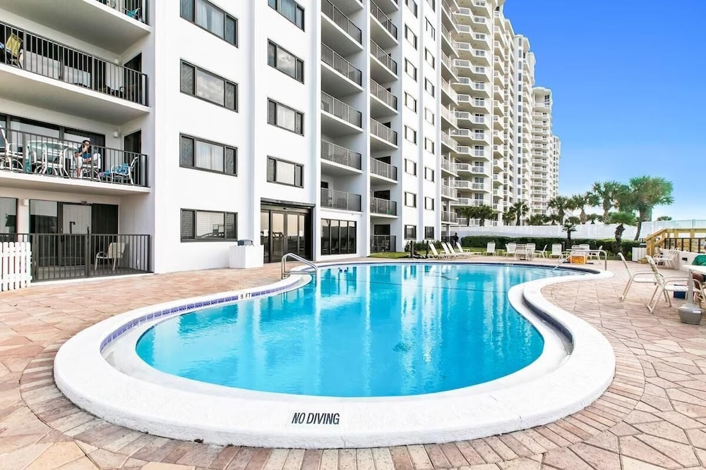 Emerald Towers 503
