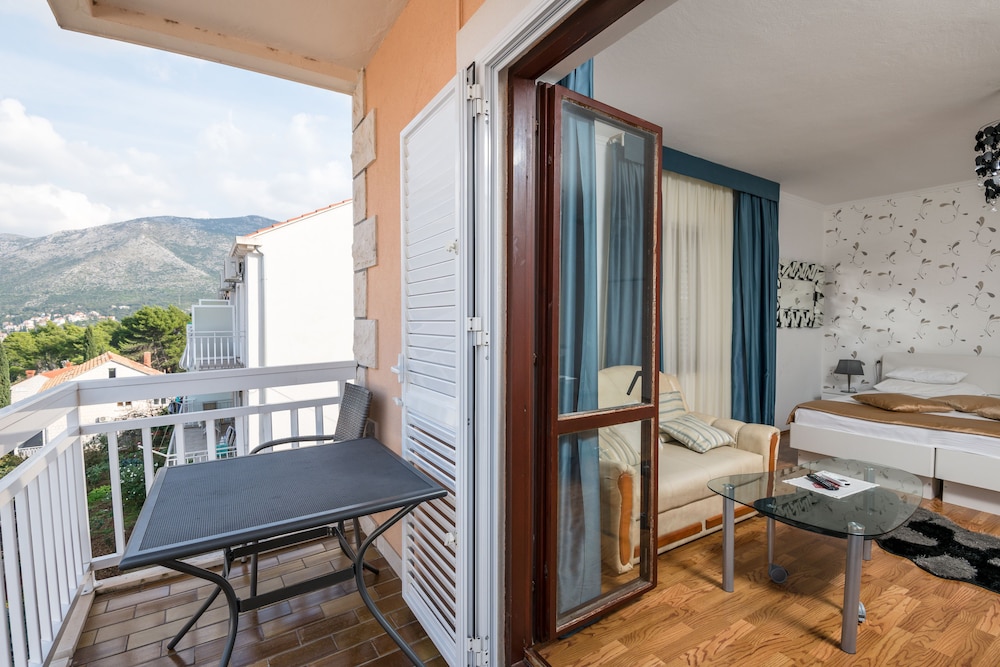 Villa Voinic 3