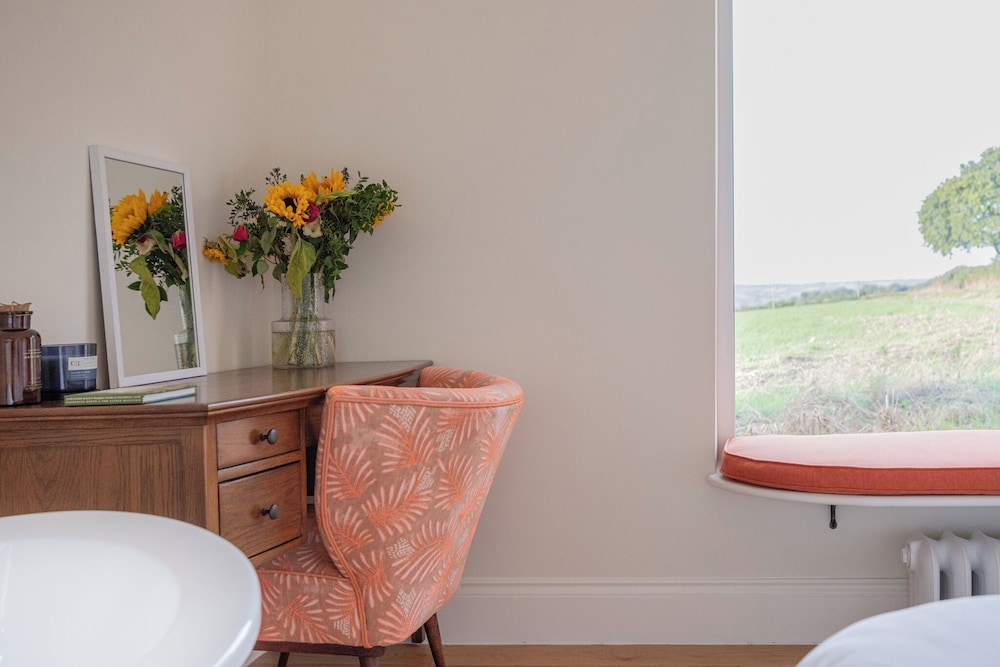 The Cider Barn - Gorgeous 2BD Near Bath view 2
