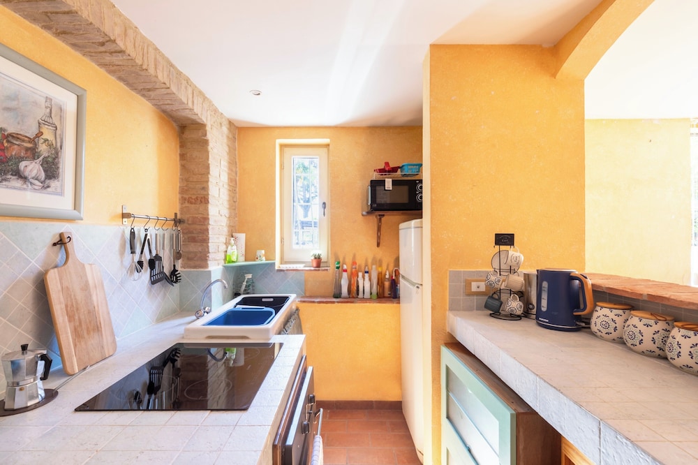 Tuscany - Townhouse - Sleeps 18 - Garden Near Lake
