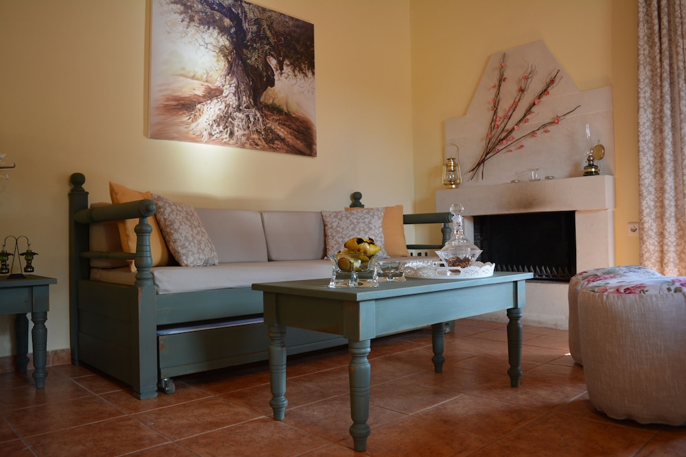 Elianthos Villa