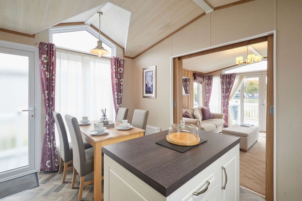 Host Stay Lakeview Winter