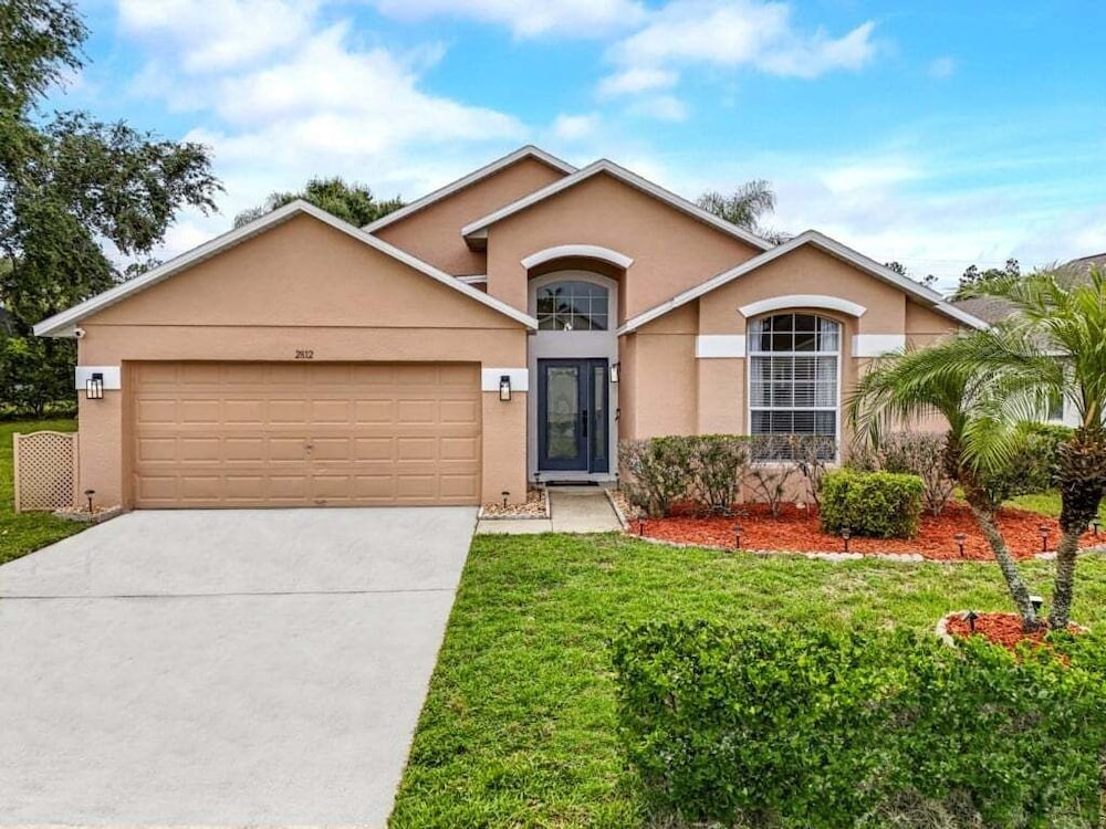 Oak Island Gem Cozy 4br Pool Home Near Disney 4 Bedroom Villa