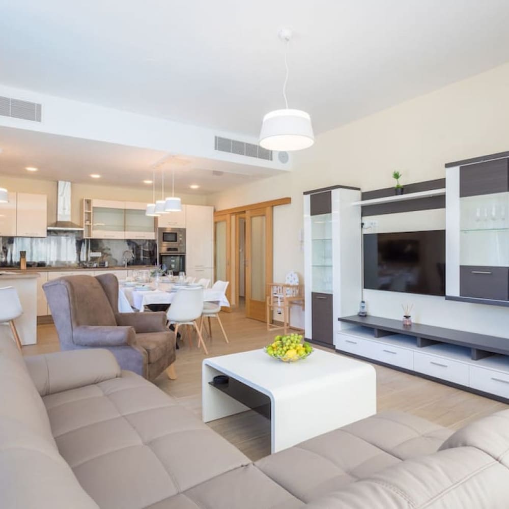 Villa Lavanda - Seaside Luxury Villa for 8 Guests