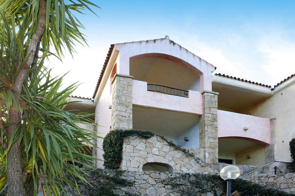 Apartment in Cannigione Near Sea Beach