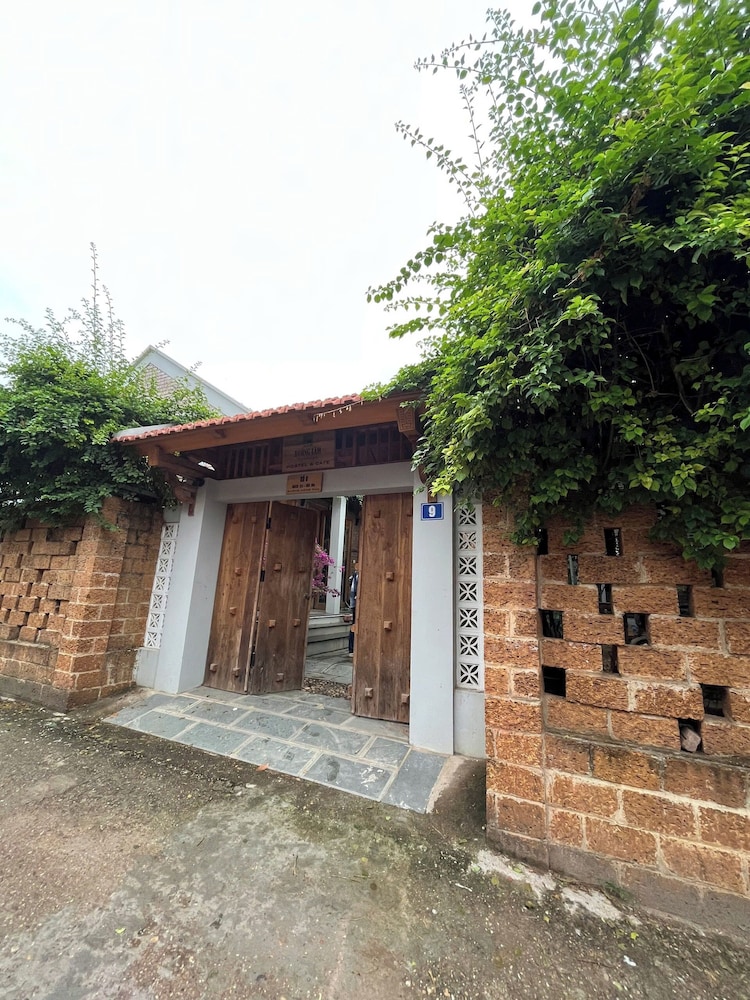 Duong Lam Village