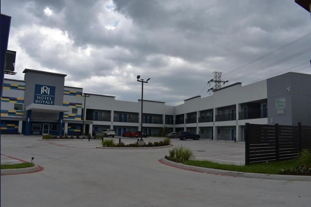Hotel Royale IAH Airport North Houston I-45
