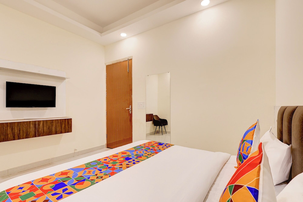 Fabhotel Paradise Palace
