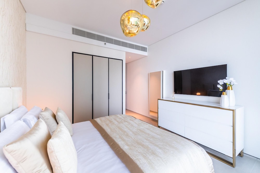 Gorgeous Apt wz Stunning Sea Views in Address JBR