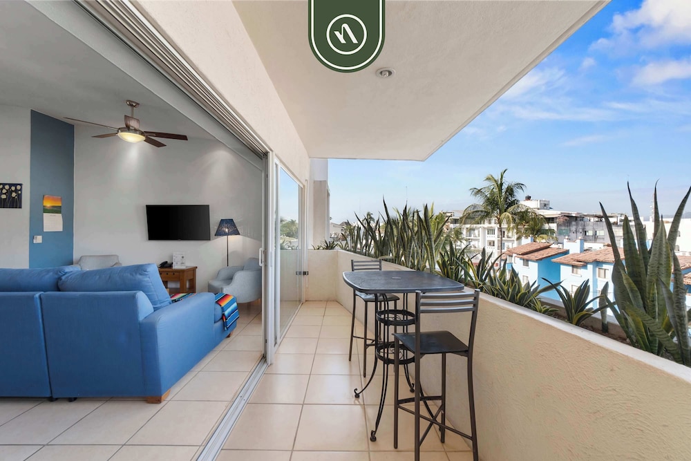 Mexican 2 BR Condo in Hotel Zone - Near the Beach