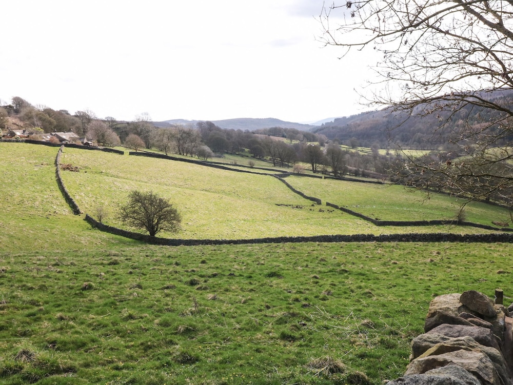 Hope Valley Vacations - Broadwood Barn - Property Image 3