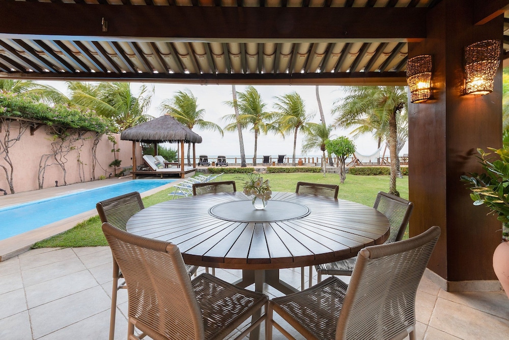 Casa Mar: Beachfront & Sea View by Carpediem