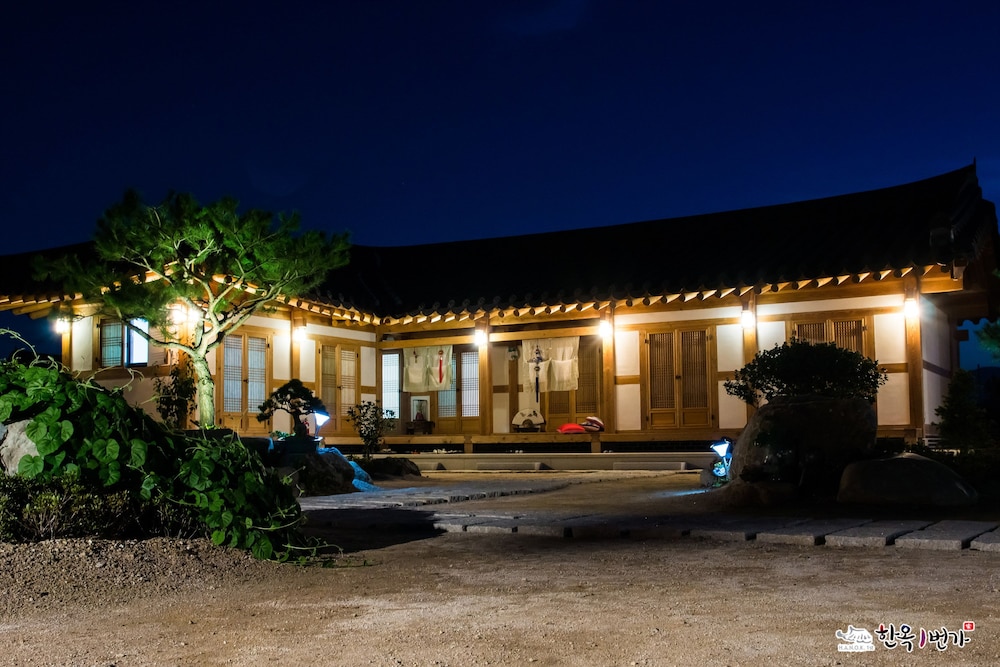 Gyeongju Hanok1st