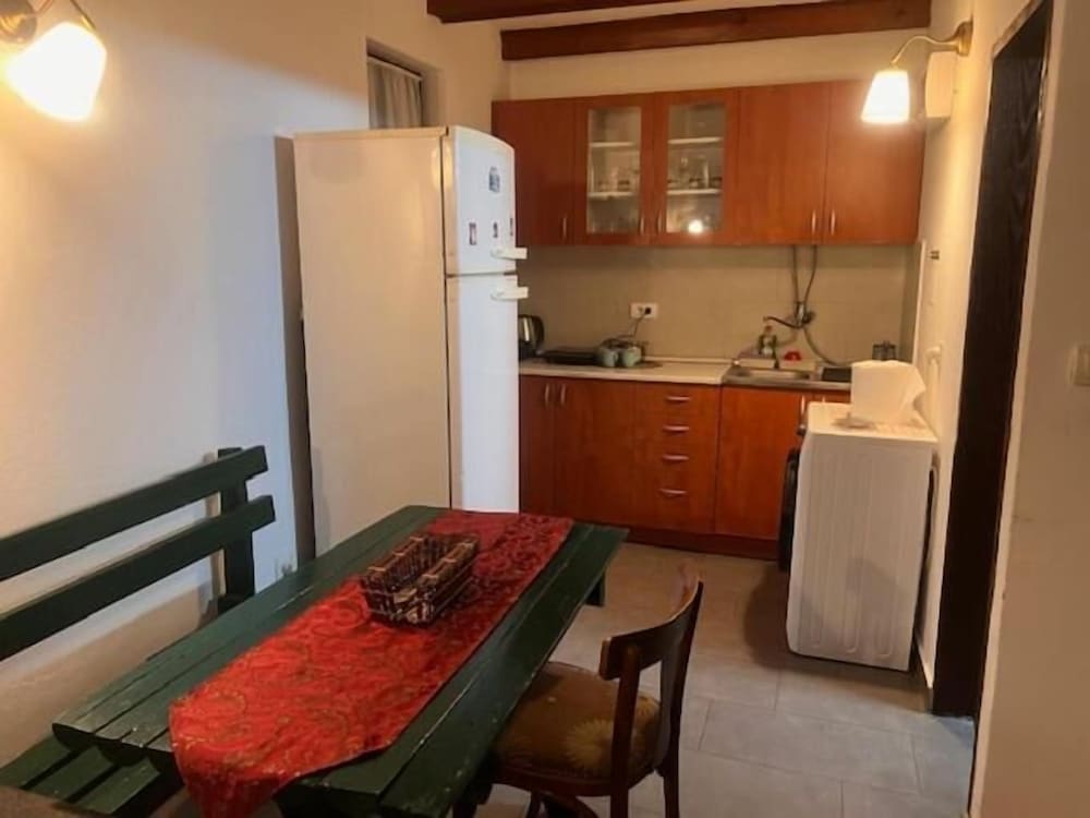 Holiday House in Smederevo With City, Garden, and River Views