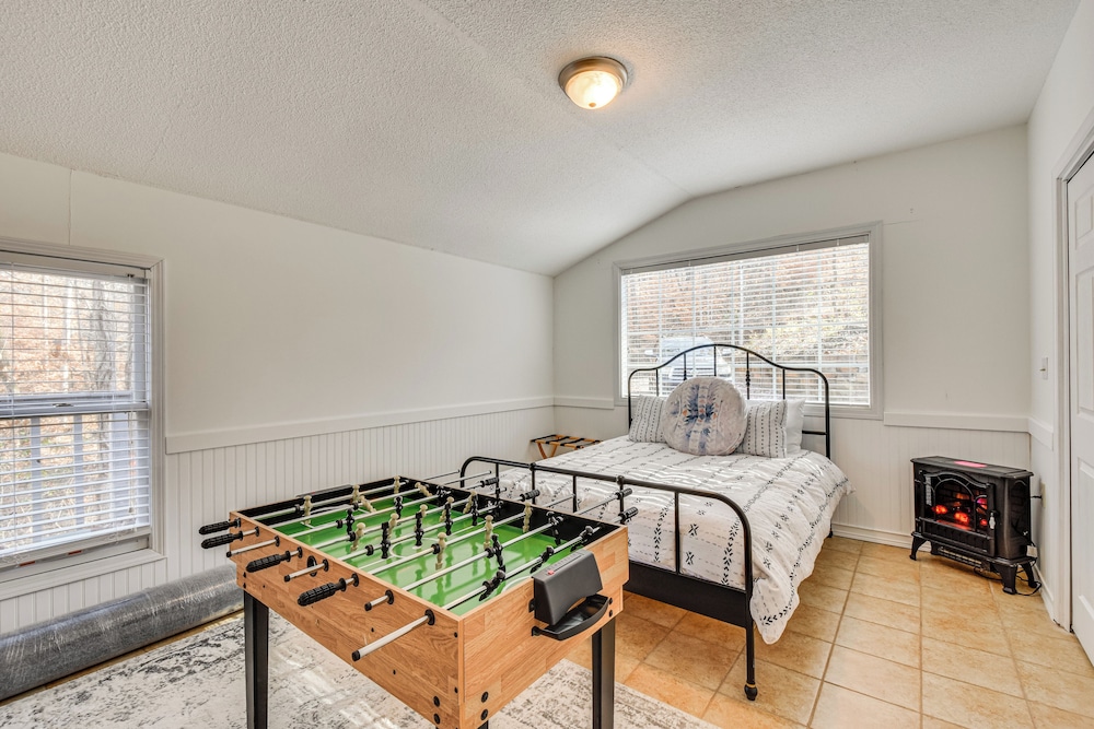 Lakefront Gem w/ Games in Westminster!