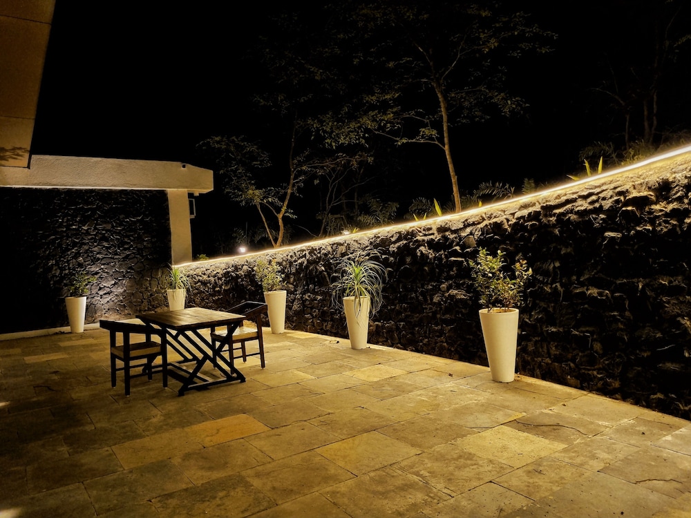 Bird's Nest Resort - Shahapur
