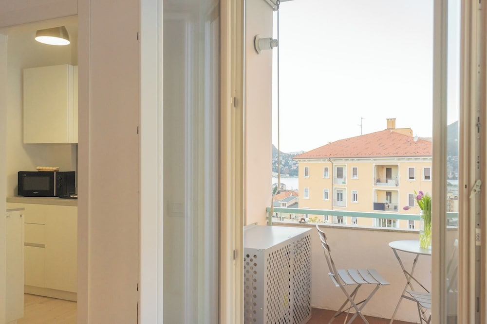 White Lake View Apartment by Rent all Como