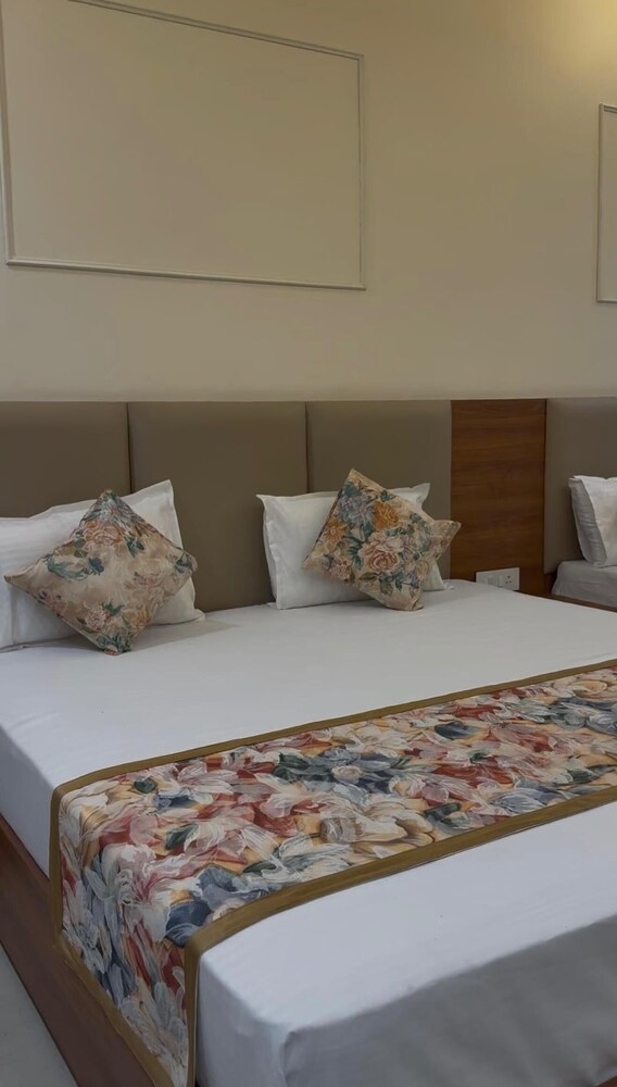 Hotel Tilak